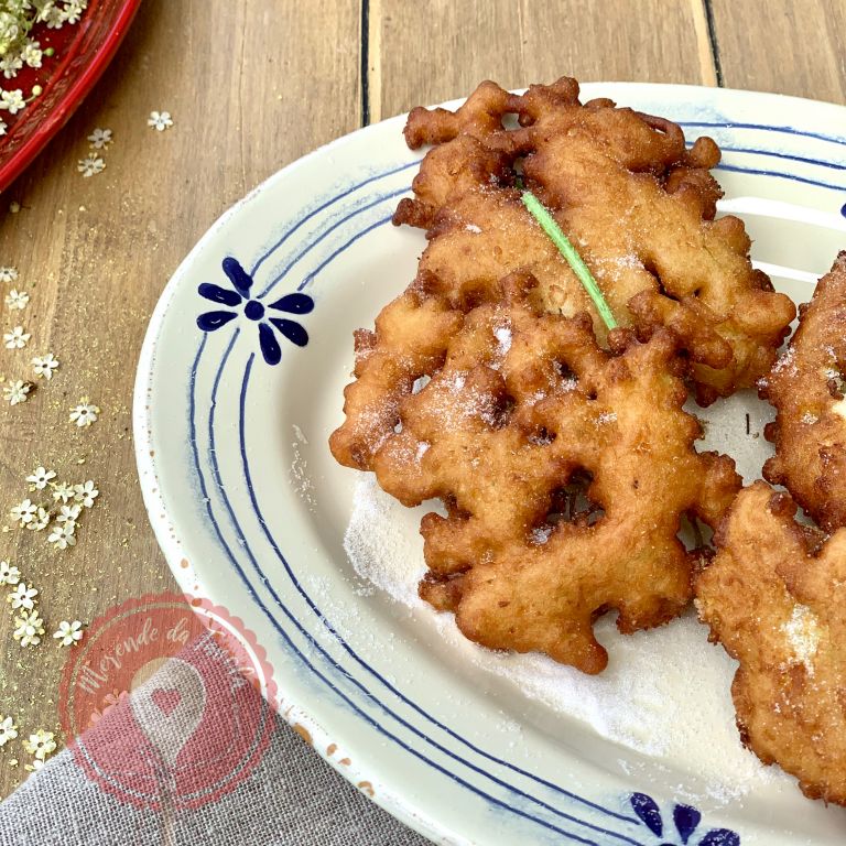 Frittelle con i fiori di sambuco Merende da favola